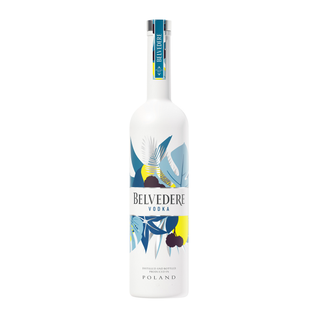 Belvedere Summer Edition 700ml comes in a white bottle featuring a blue and white design, highlighted by subtle floral notes.