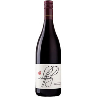 Mount Difficulty Pinot Noir New Zealand red wine bottle